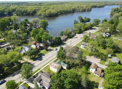 514 Kalamazoo St, Paw Paw MI 49079-1130 exterior