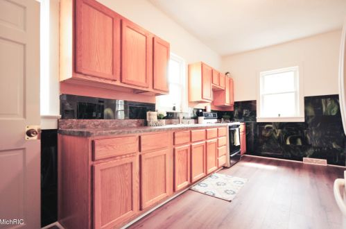 3036 Temple St, Meskegon MI 49444-2732 exterior