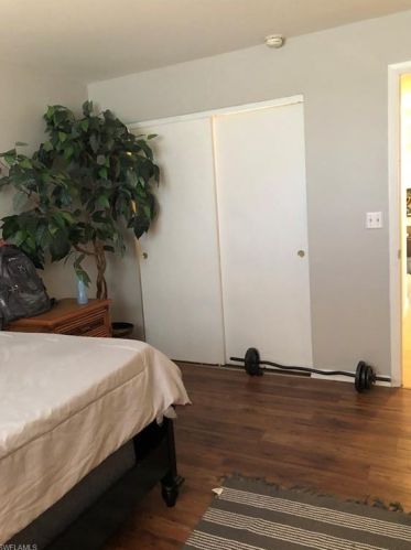 4290 Gulfstream Dr, Naples FL 34112-6827 exterior