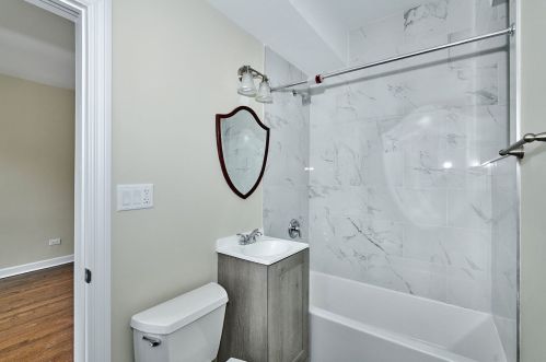 6601 Ashland Ave, Chicago IL 60626-4106 exterior