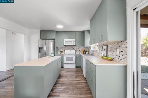 3659 Edmonton Way, Concord CA  94520-1407 exterior