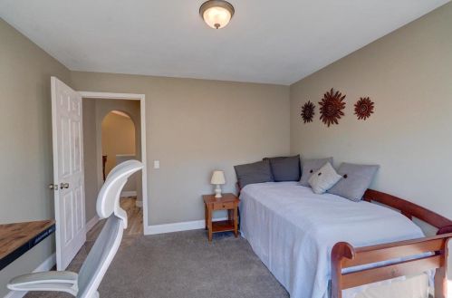 3282 Stonecreek Dr, Madison WI 53719-5250 exterior