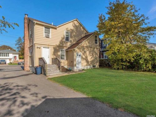 58 Hamilton Ave, Babylon NY  11703-5006 exterior