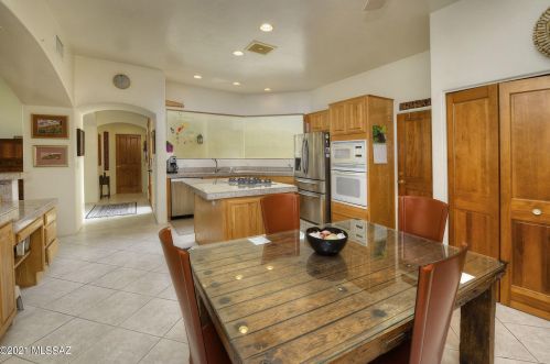 5135 Calle Brillante, Tucson AZ 85718-1800 exterior