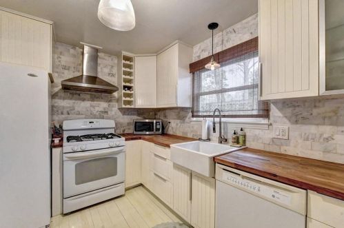 1631 Dresden Dr, Atlanta GA 30319-3633 exterior