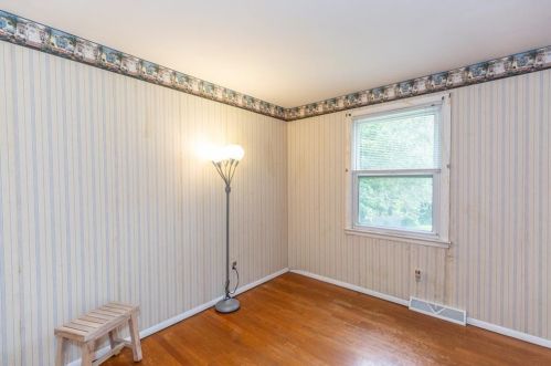 228 Grandview Ave, Woonsocket RI 02895-2752 exterior