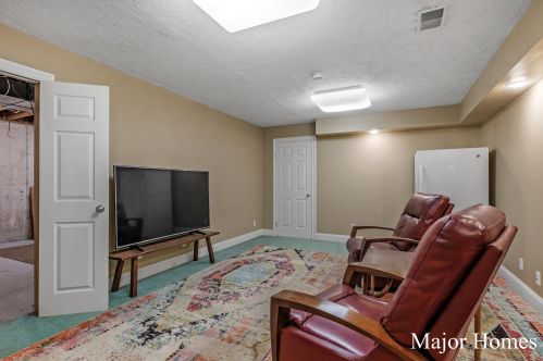 4199 Knapp St, Grand Rapids MI exterior