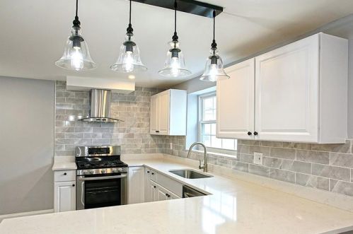 3 Chapel Dr, Pittsburgh PA 15237-2518 exterior