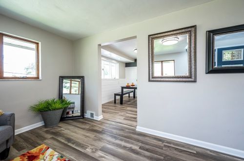 1076 Muldowney Ave, Pittsburgh PA 15207-2078 exterior