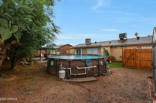 11033 39th Dr, Phoenix AZ  85029-3855 exterior