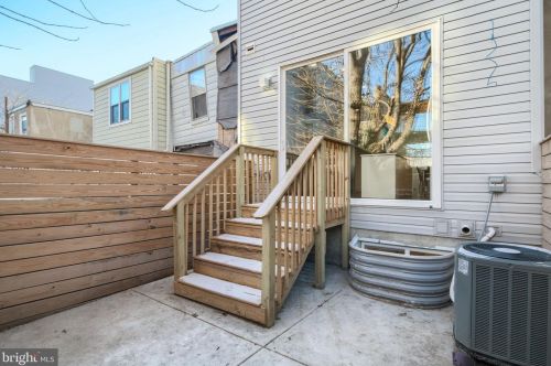 1827 Manton St, Philadelphia PA 19146-2923 exterior