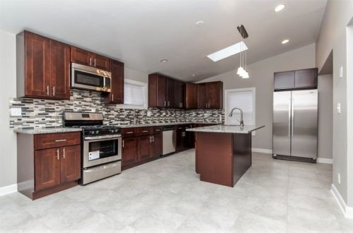 7138 Vernon Ave, Chicago, IL 60619-1116