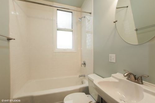 2049 Bradley Pl, Chicago IL  60618-4907 exterior