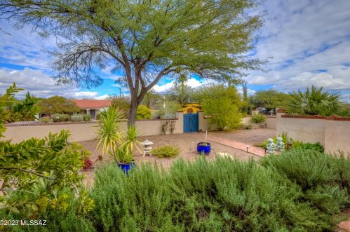 2130 Hampton St, Tucson AZ 85712-2312 exterior