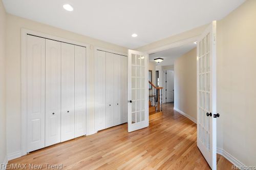 692 Appalachi St, Walled Lake MI  48390-1005 exterior