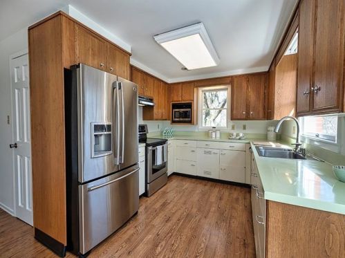 590 Clemson Dr, Pittsburgh PA 15243-1736 exterior