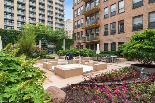 1910 Indiana Ave, Chicago IL  60616-4329 exterior