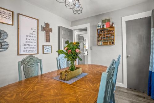 3901 86, Milwaukee WI 53222-2833 exterior