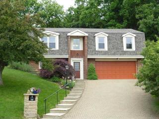 317 Cedar Dr, Pittsburgh, PA 15237-2276