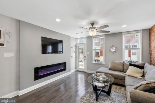 328 Daly St, Philadelphia PA  19148-3307 exterior