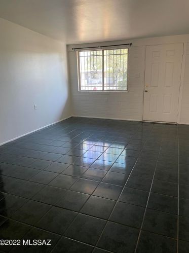 1323 Nevada Dr, Tucson, AZ 85706-1426