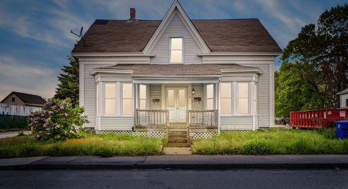 2 Morton St, Taunton MA 02780-3035 exterior