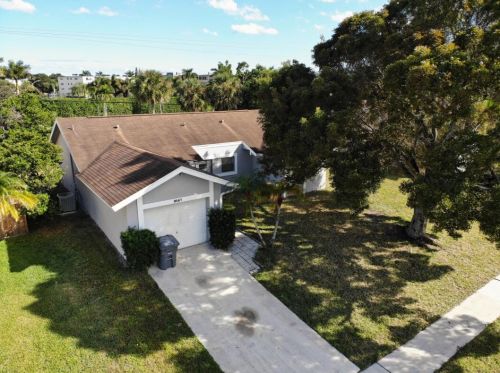 9147 Bedford Dr, Boca Raton, FL 33434-5512