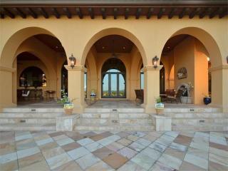 7900 Escala Dr, Austin TX  78735-1548 exterior