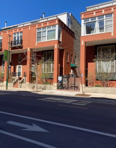 2843 Lincoln Ave, Chicago IL  60657-4201 exterior