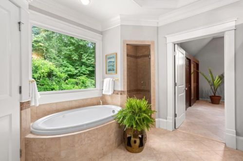 1755 Knoll Pl, Atlanta GA exterior