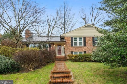 6155 Kellogg Dr, Mc Lean VA  22101-3120 exterior