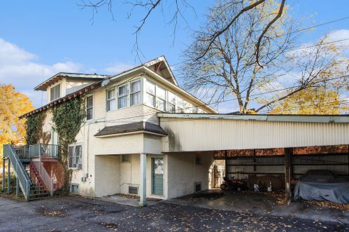 611 Stuart Ave, Kalamazoo, MI 49007-3206