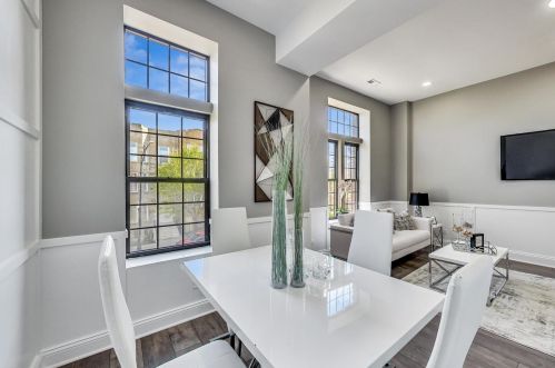 2718 Monroe St, Chicago IL 60624-2661 exterior