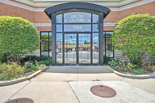 5588 Lincoln Ave, Chicago IL  60625-7477 exterior