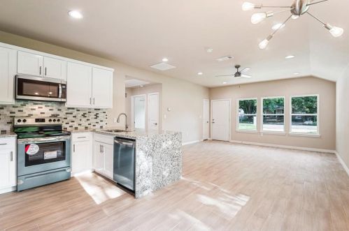 305 Shepherd St, Denison TX  75021-4839 exterior