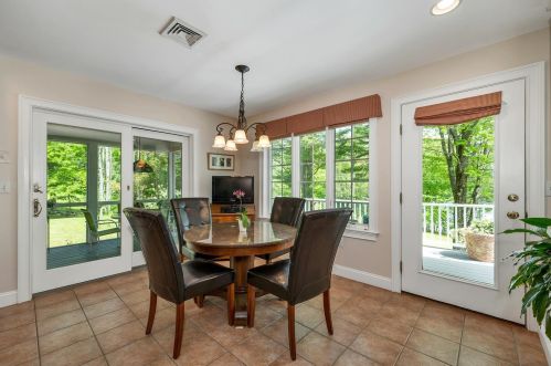 31 Sunset Ave, Concord NH 03301-2730 exterior