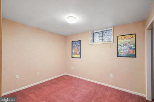 16 Arlive Ct, Rockville MD 20854-2978 exterior