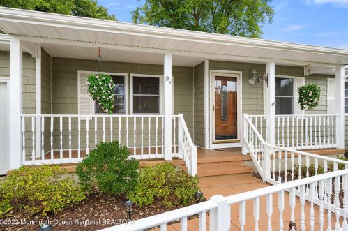 95 Deal Ave, Berkeley Township NJ  08721-1819 exterior