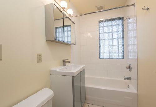 2044 59, Milwaukee WI 53210-1505 exterior