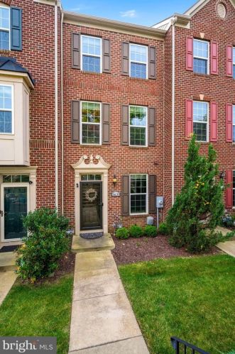 3639 Commodore Joshua Barney Dr, Washington, DC 20018-4444