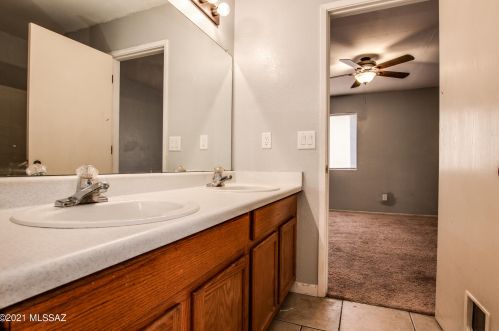 3413 Calle De Ln Bajada, Tucson AZ 85746-8341 exterior