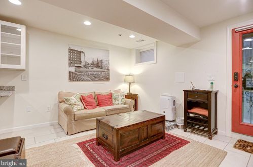 421 11 St, Washington DC 20002-6121 exterior