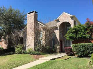 819 Canal St, Irving TX  75063-4686 exterior