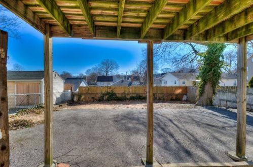 136 Ohio Ave, Providence RI  02905-4304 exterior