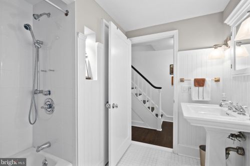 310 16th St, Philadelphia PA  19102-4907 exterior