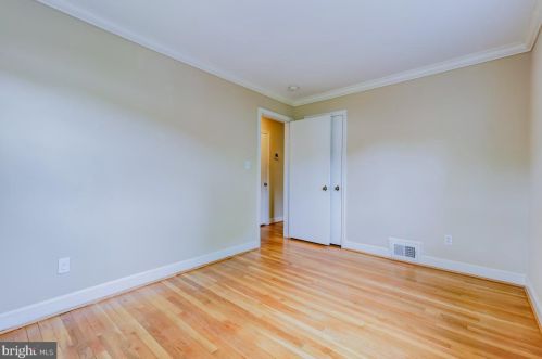 106 Lynnmoor Dr, Silver Spring MD 20901-1516 exterior