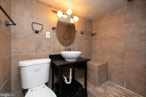 6829 Waldorf Ave, Camden NJ 08110-6109 exterior