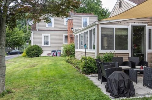 11 Hathaway Ave, Enfield CT 06082-4308 exterior
