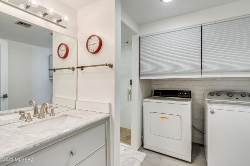 8731 Old Spanish Terrace Dr, Tucson AZ  85710-4072 exterior