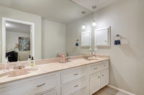 13201 Broadmeade Ave, Austin TX 78729-2815 exterior